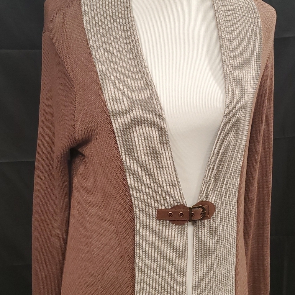 Simply Noelle Buckle Sweater SZ MD - Picture 2 of 10
